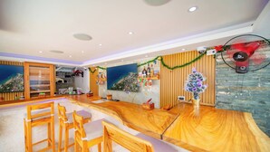 Ảnh chưa phân loại, 2 trong số 17 ảnh, nút