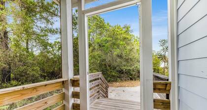 🏡🌴Quaint 3BR Cottage w/ Community Pool | Walk to Beach | The Rookery 3602