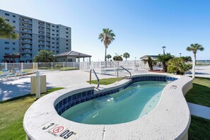 Opvarmet pool