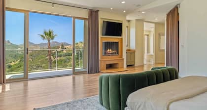 Casa Shiraz - Gated Malibu Estate w/ Infinity Pool