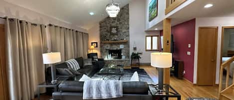 TV, fireplace