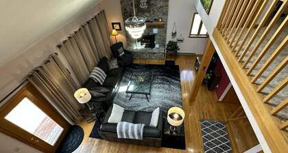 CM08-Family Retreat! Dolly Sods Access! Hot tub! A/C!