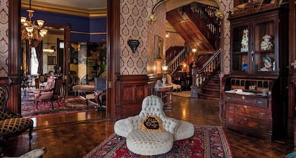 Murray Suite | The Empress of Little Rock