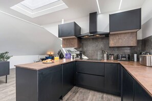 Apartment, 2 Bedrooms | Interior - Luxury 2 Bed Penthouse With Views Over London With Free Parking (Uxbridge)