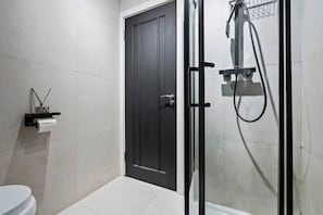 Appartement, 2 chambres | Salle de bain