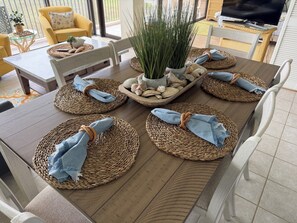 Dining - New Listing! Beachfront 2 Bdrm Condo, Family Friendly. Make great memories here! (South Padre Island)