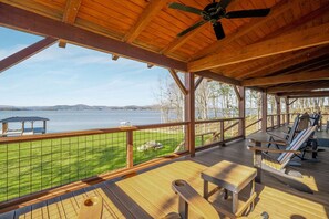 Terrace/patio - Private Island Retreat on Weiss Lake (Cedar Bluff)