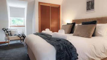 3 bedrooms, iron/ironing board, free WiFi, bed sheets
