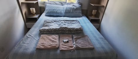 2 chambres, fer et planche Ă repasser, Wi-Fi, draps fournis