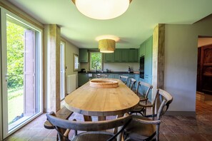 Dining - Le Moulin de l'Auberge - House with 6 bedrooms (12 people) with a large garden (Barneville-la-Bertran)