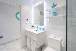 Bathroom - Hard Rock Apt Direct pool & golf view (Punta Cana)