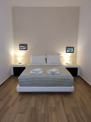 Iron/ironing board, WiFi, bed sheets - Amazing views of volcano, private pool, spacious (Oia)