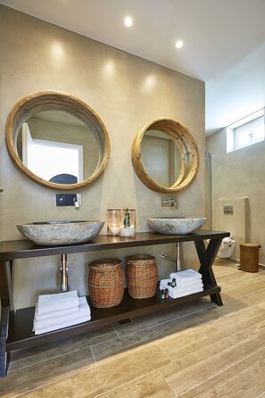 Bathroom - Amor Hideaway Villas (Santorini)