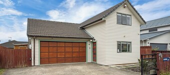 ✨ Spacious Family Home | Sleeps 8 | Close to Airport & Manukau