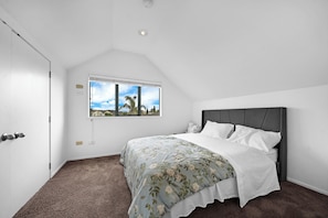 3 bedrooms, desk, iron/ironing board, free WiFi - ✨ Spacious Family Home | Sleeps 8 | Close to Airport & Manukau (Manukau)