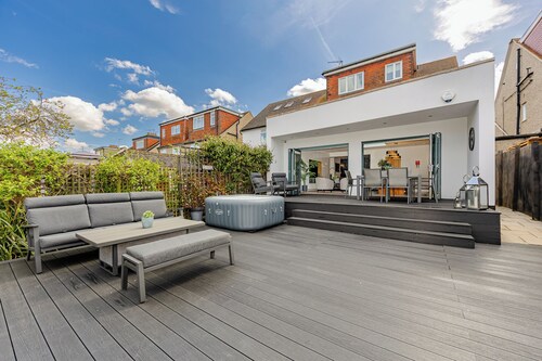 Stylish 2BR House - Chelmsford, Essex. Stansted Location