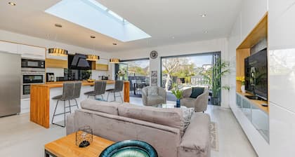 Stylish 2BR House - Chelmsford, Essex. Stansted Location