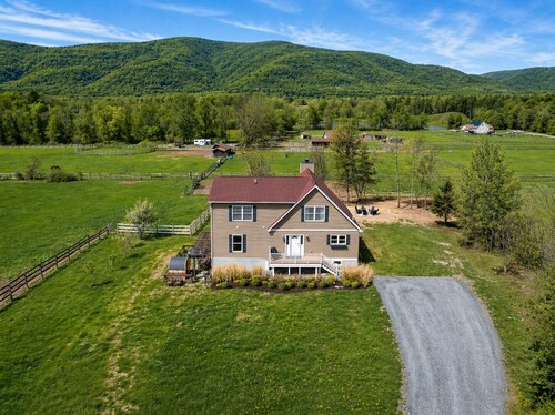 7-Acre Horse Farm with Mountain Views, Hot Tub, Sauna, Game Room, Sleeps 10