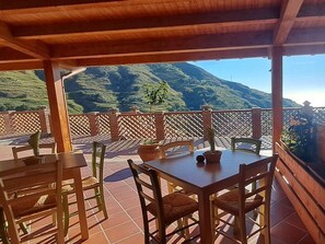 Outdoor dining - Valle Lumia (Fondaco Parrino)