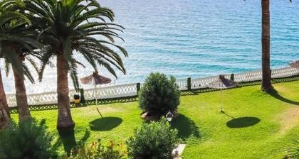 Bright 2-bedroom apartment close to the centre, playa El Salon and Torrecilla