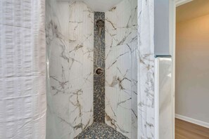 Shower - Wildwood Backyard Oasis (Wildwood)