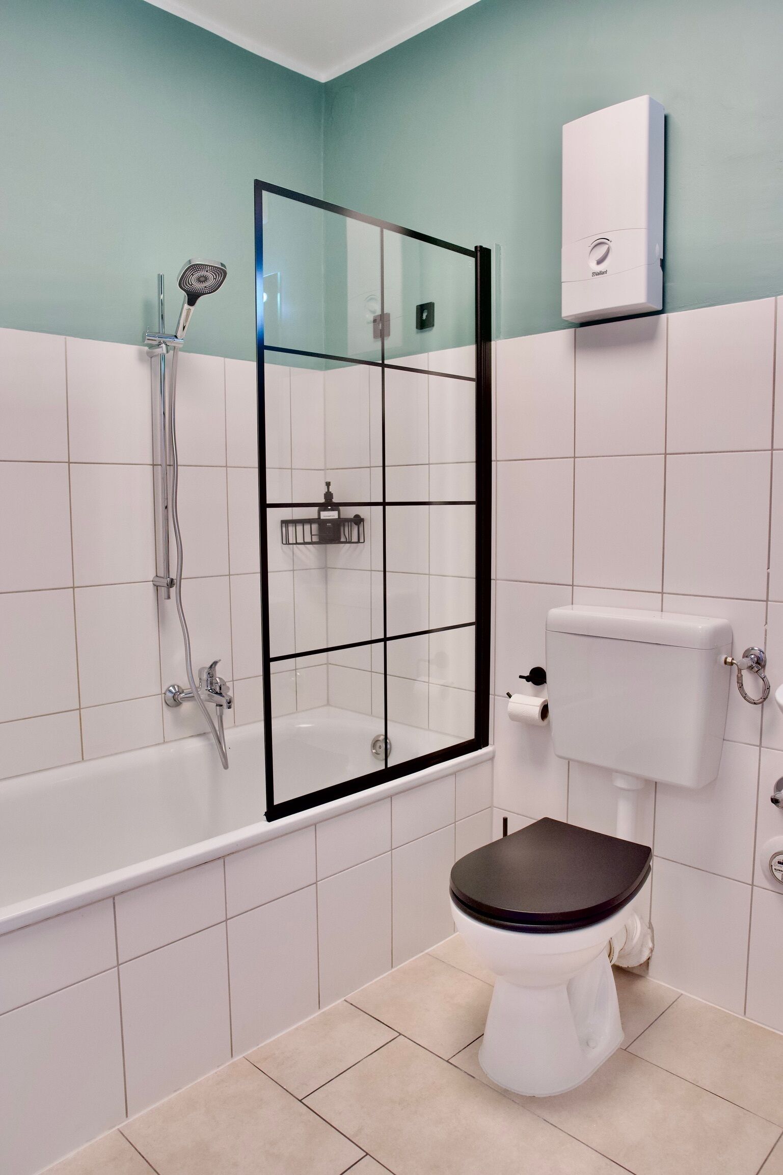 Haartrockner, Handtücher, Seife, Shampoo