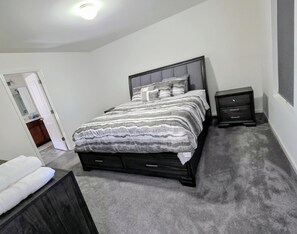 3 chambres, fer et planche Ă repasser, Wi-Fi, draps fournis