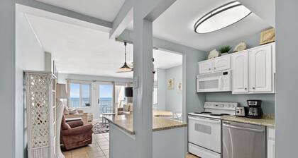 New / Oceanfront Beach Condo, Pool, Gym, Fishing