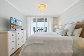 2 bedrooms, desk, iron/ironing board, WiFi - Luxury Waterfront Escape Near St. Pete Beach & Pass-a-Grille | Isla Del Sol Paradise (Isla Del Sol)