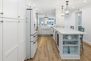 Fridge, microwave, oven, stovetop - Luxury Waterfront Escape Near St. Pete Beach & Pass-a-Grille | Isla Del Sol Paradise (Isla Del Sol)