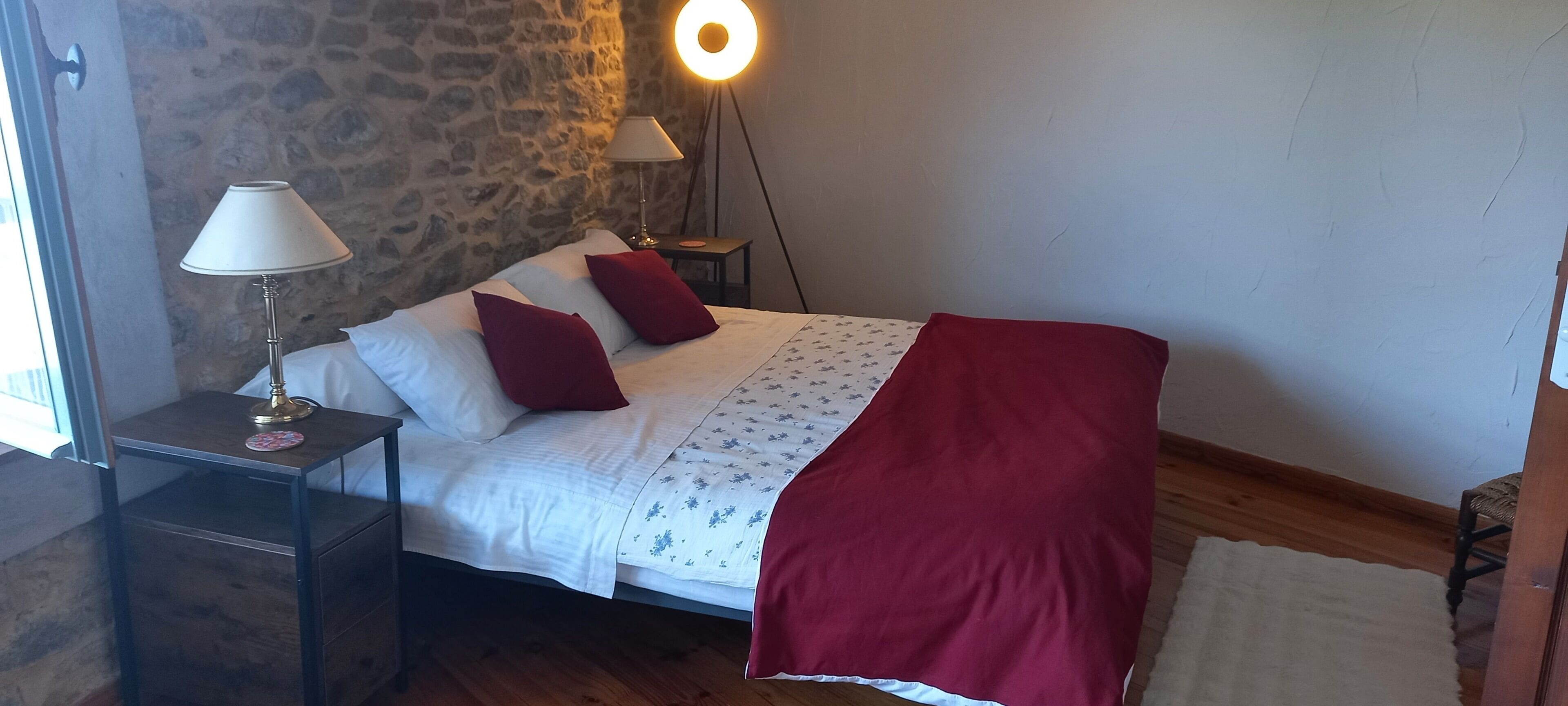 4 dormitorios, Internet, ropa de cama