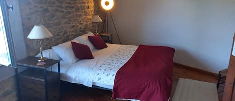 4 habitaciones, internet y ropa de cama