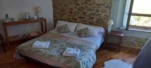Room - Vrbo Property (Trausse)