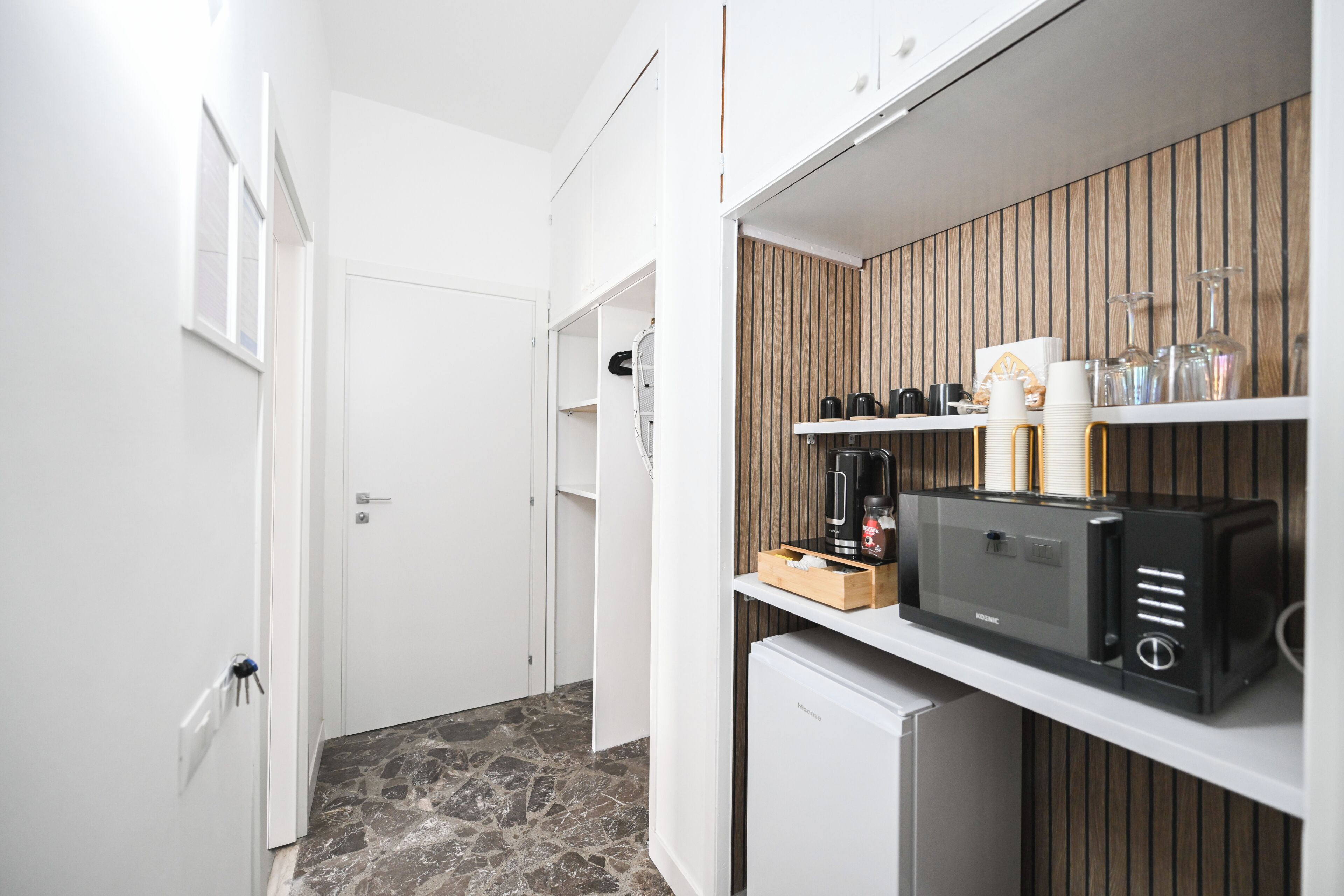 Kolmen hengen deluxe-huone, parveke, kaupunkinäköala | Oleskelualue