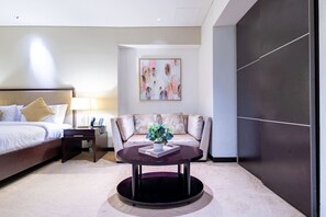 Iron/ironing board, WiFi, bed sheets - JW Marriott Elegant Studio (Dubai)