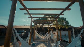 Tempat makan outdoor