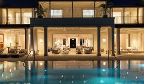 Pool - Villa Tamarindo - by Zenbreak (Holetown)