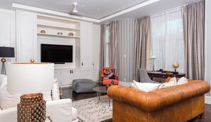 Living room - Villa Tamarindo - by Zenbreak (Holetown)