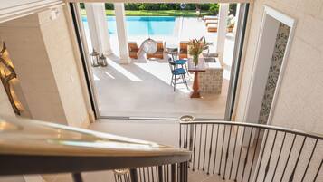 Villa, 5 Bedrooms, Private Pool, Garden View | Balcony