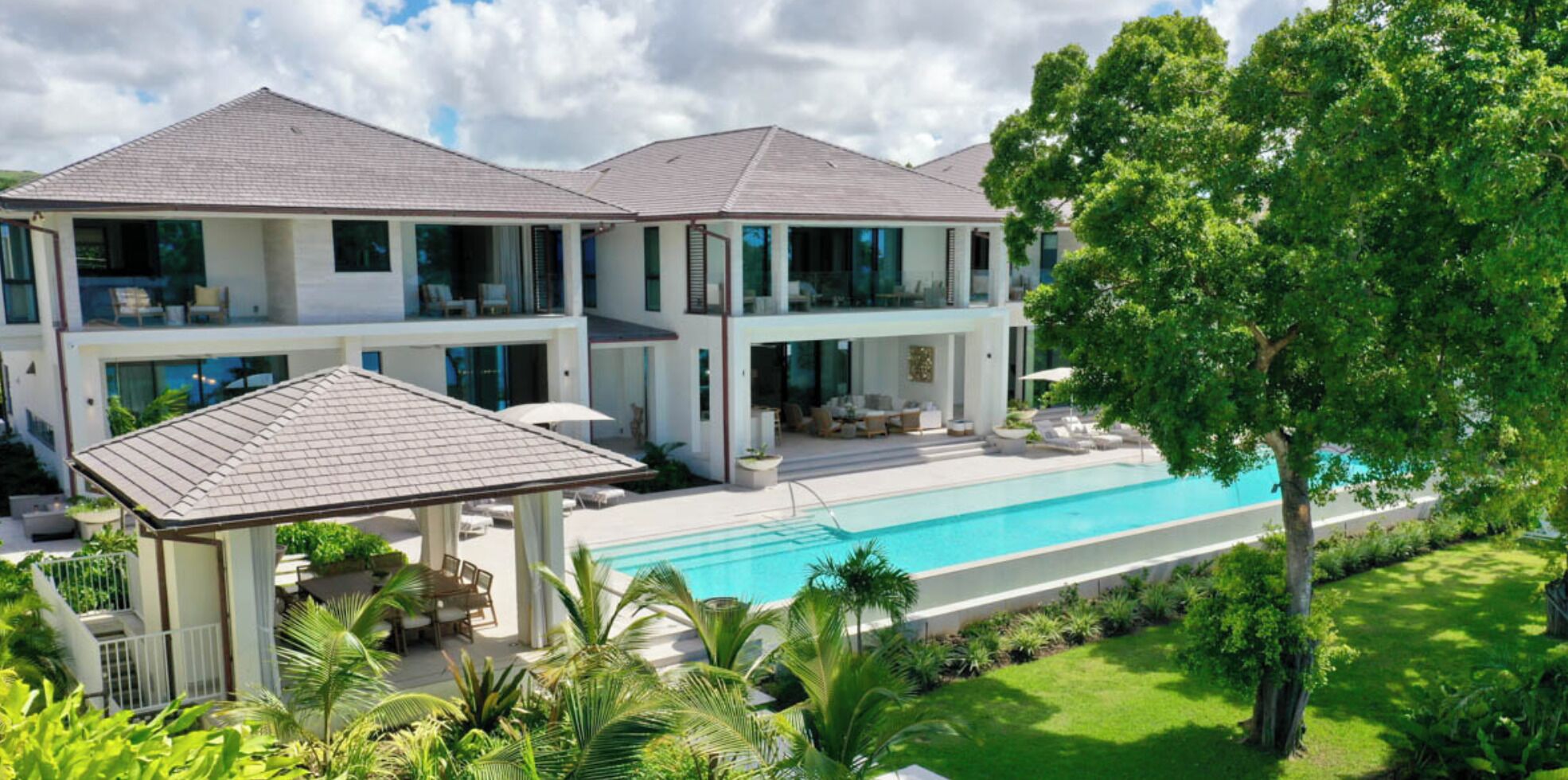 Vila, 6 quartos, piscina particular, vista para o jardim | Piscina | Piscina externa