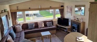 C14 Fantastic 3-bedroom caravan in Ingoldmells