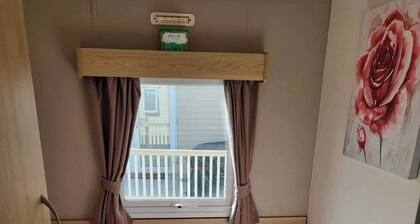 C14 Fantastic 3-bedroom caravan in Ingoldmells