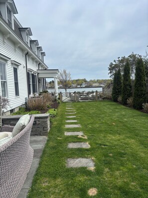 Property grounds - Beautiful 5-bedroom residence  with private dock on Captains Row in Mystic, Ct (Mystic)