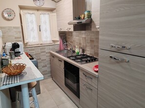 Private kitchen - Enrica's Jewel House in quiet and strategic location and 5' from the center. (Pietrasanta)