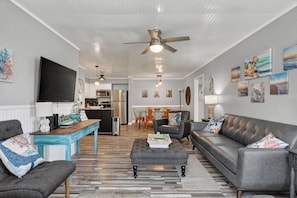 TV - CozyTurtle - Pool,  Hot Tub, Private Beach Access (Port Aransas)