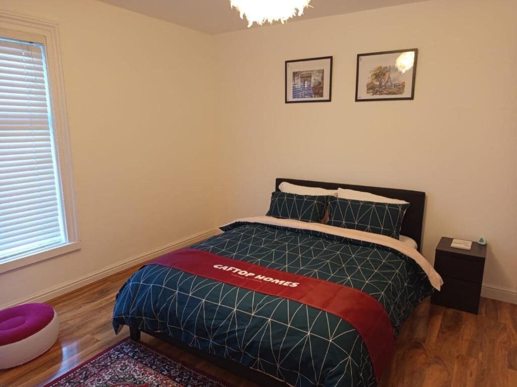 2 bedrooms, iron/ironing board, bed sheets