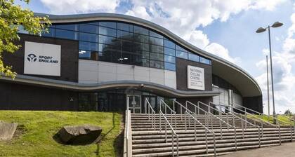 Caftop Homes MCR - 5 minutes to Etihad Stadium & CooP LIVE. Solo, Couple, family