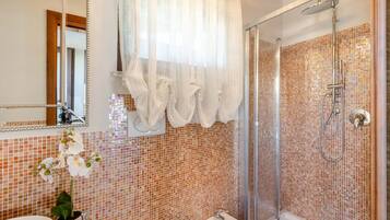 Villa | Bathroom | Hair dryer