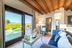 Villa | Living room - Villa in Viareggio Near Lecciona Beach (Viareggio)