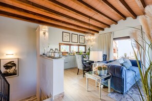 Villa | Living room - Villa in Viareggio Near Lecciona Beach (Viareggio)